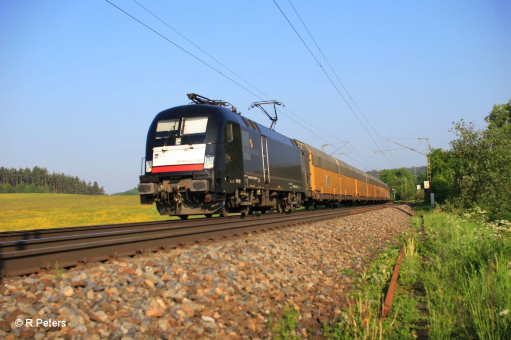 ES64 U2-037 mit ein BMW-Zug bei P�lling. 13.05.11