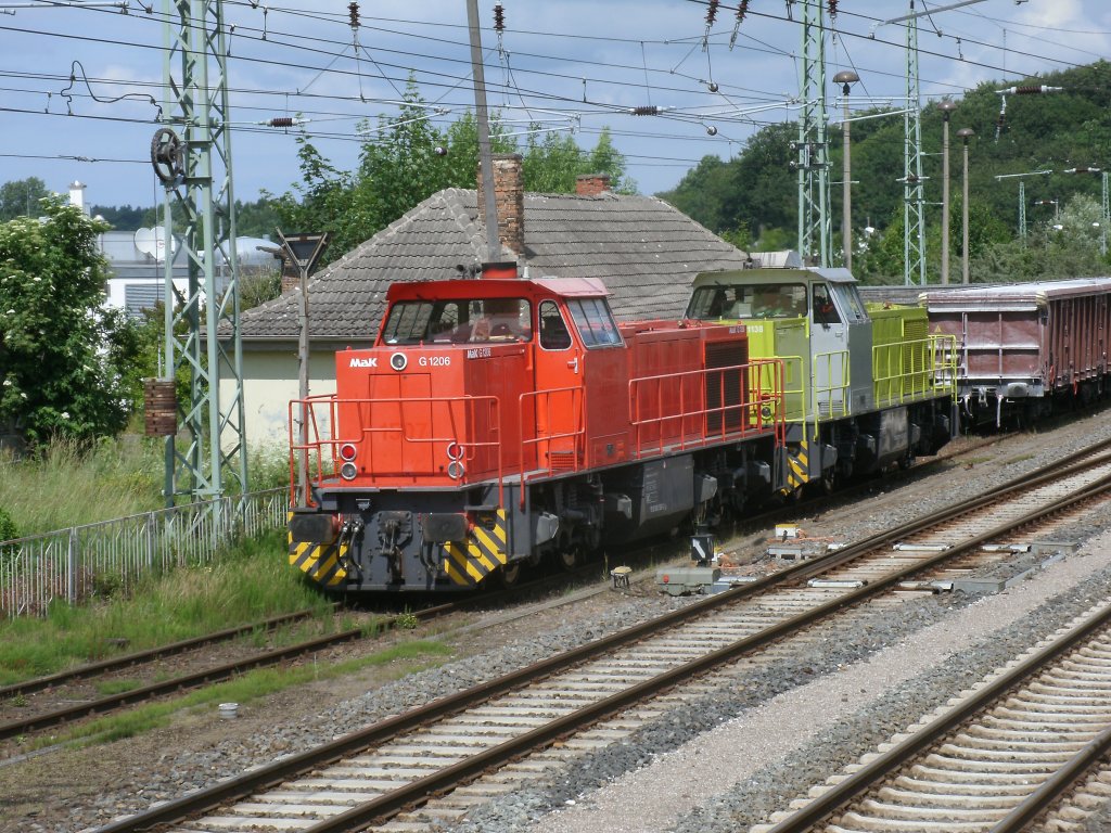 G1206 1507 und 275 119-6 hatten,am 27.Juni 2013,abgeh�ngt und verlie�en solo Bergen/R�gen nach Klementelvitz.