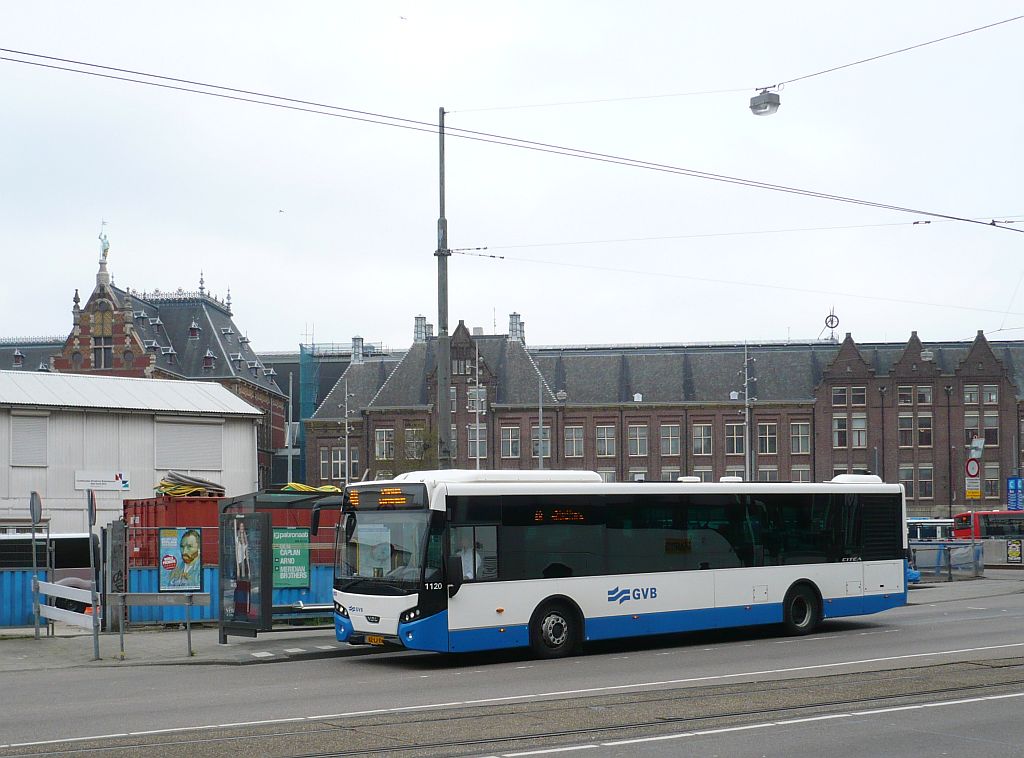 GVBA Bus 1120 VDL Berkhof Citea SLF 120 250 Baujahr 2011. Prins Hendrikkade, Amsterdam 17-04-2013.

GVBA bus 1120 VDL Berkhof Citea SLF 120 250 bouwjaar 2011. Prins Hendrikkade, Amsterdam 17-04-2013.