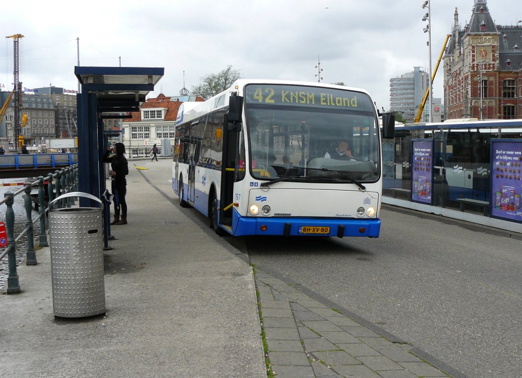 GVBA Bus 197 Berkhof-Jonckheere. Amsterdam Centraal Station 27-05-2011.