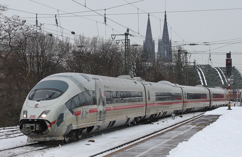 ICE 3  Montabaur  am 28.12.2010 in K�ln Messe/Deutz