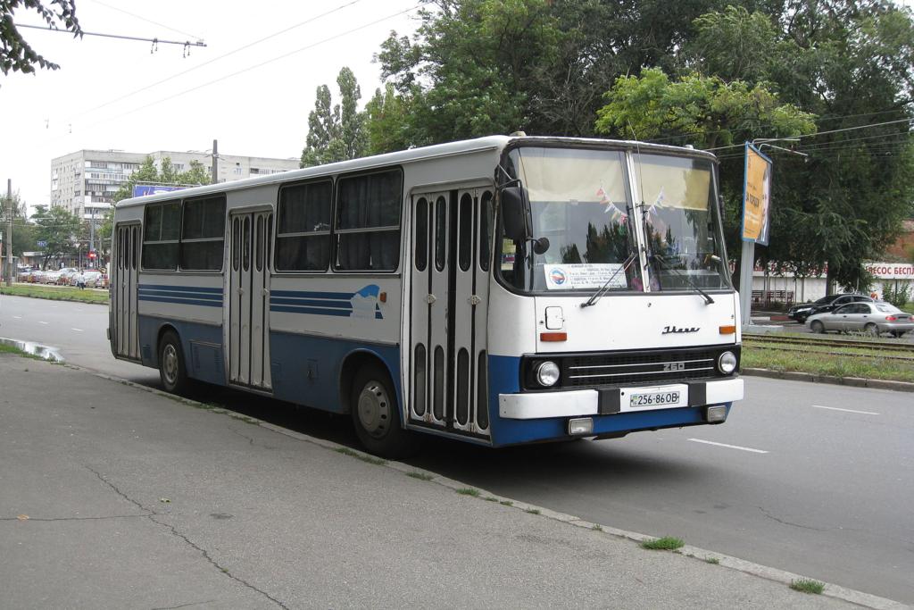 IKARUS Z 60
Einen fast tadellosen Eindruck machte dieser alte Ikarus auf mich, als ich 
in am 2.9.2009 in der Schwarzmeerstat Odessa / Ukraine fotografierte.