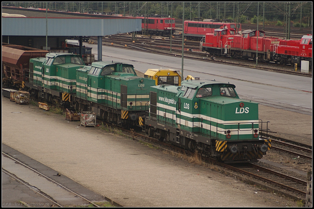 In Hamburg-Maschen standen am 27.08.2011 diese drei V100 der LDS GmbH. Vorne 293 511-2, in der Mitte 203 127-6 und hinten 293 501-3.