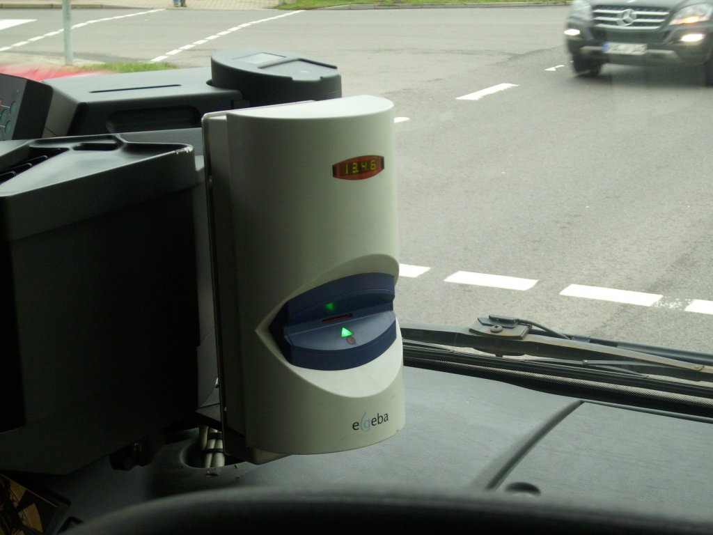 Kassomat der RPNV in Bergen.

