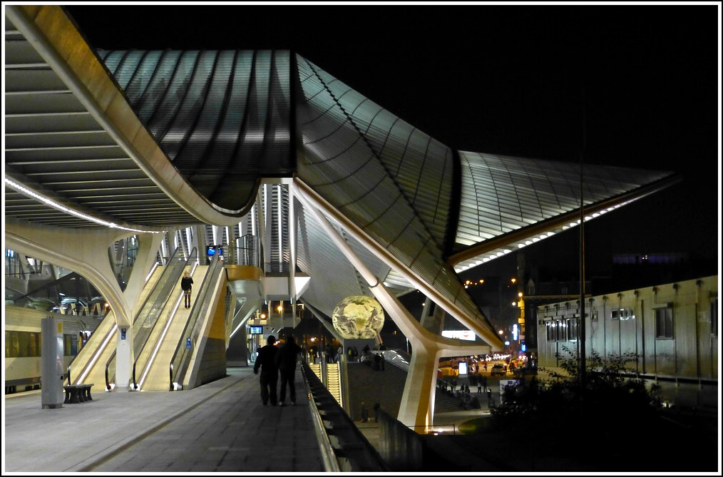 Lige Guillemins by night. 12.11.2011 (Jeanny)