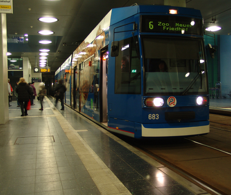 Linie 6 von Mensa,Rostock Richtung Neuer Friedhof,Rostock im Rostocker Hbf(tief)Aufgenommen am 23.01.2011