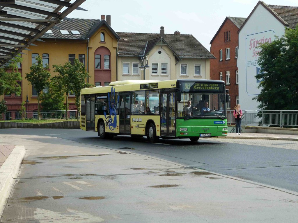 MAN als Stadtbus der �WAG kommt am Busbahnhof in Fulda an, September 2012