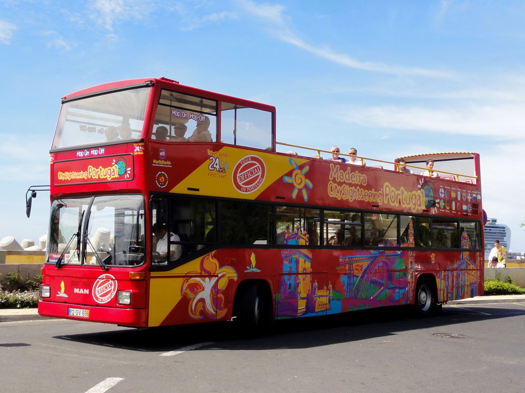 MAN Stockbus fr City Sightseeing in Funchal auf Madeira.Mai 2013.