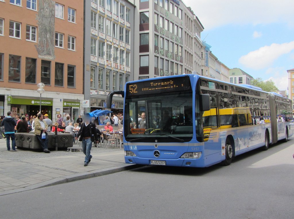 Mercedes Citaro in M�nchen Marienplatz als Metrobus 52 nach Tierpark (Alemannenstr.) am 18.5.2013.