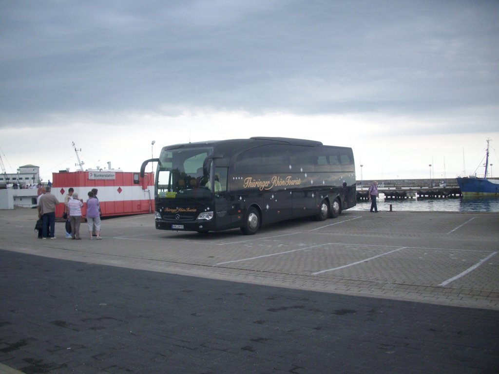 Mercedes Travego von Th�ringer Rh�n Tourist aus Deutschland im Stadthafen Sassnitz.
