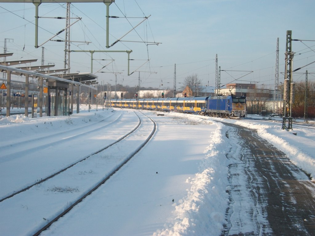 Mit 20min Versp�tung verlie� am 04.Dezember 2010 der InterConnex Leipzig-Warnem�nde den Rostocker Hbf.