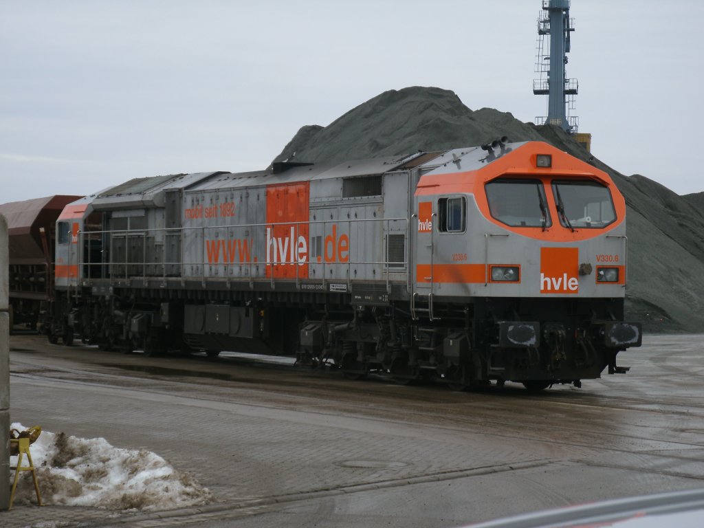 Mittlerweile acht Blue Tiger(EK 1/2013 Seite 24)hat die hvle.Am 20.Dezember 2012 stand V330.6 im Stralsunder S�dhafen.