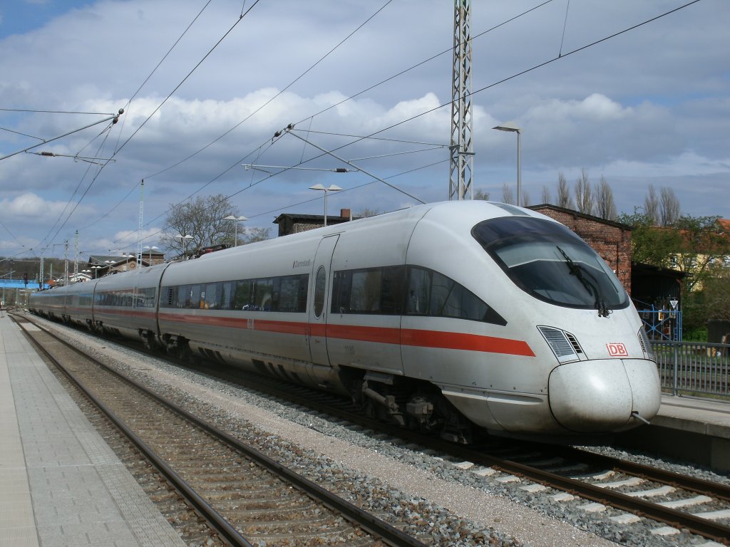 Nach ICE 411 051-6 ist nun 411 080-5 als Ersatzzug 2512 zwischen Rostock und Binz im Einsatz.Aufnahme am 27.April 2012 in Bergen/Rgen.