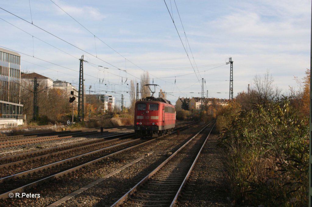 Nachschuss von 151 166-6 am Heimeranplatz in M�nchen. 04.11.10