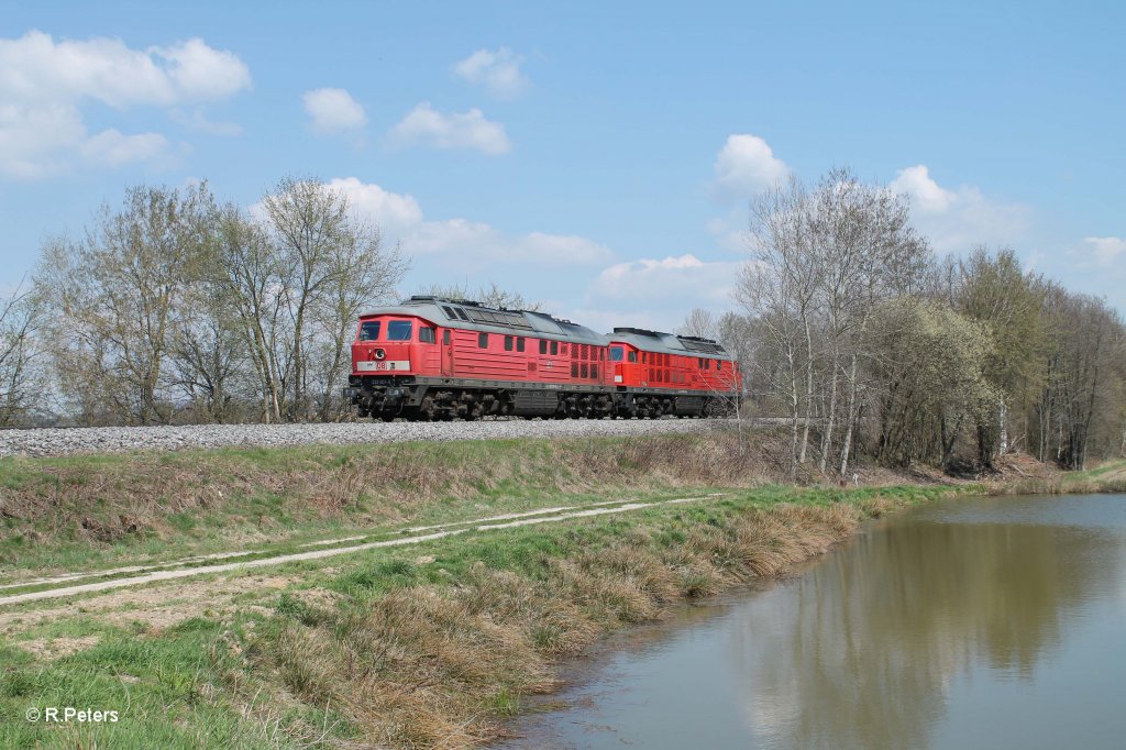 Nachschuss von 232 601-5 und 233 452-2 s�dlich von Wiesau. 25.04.13