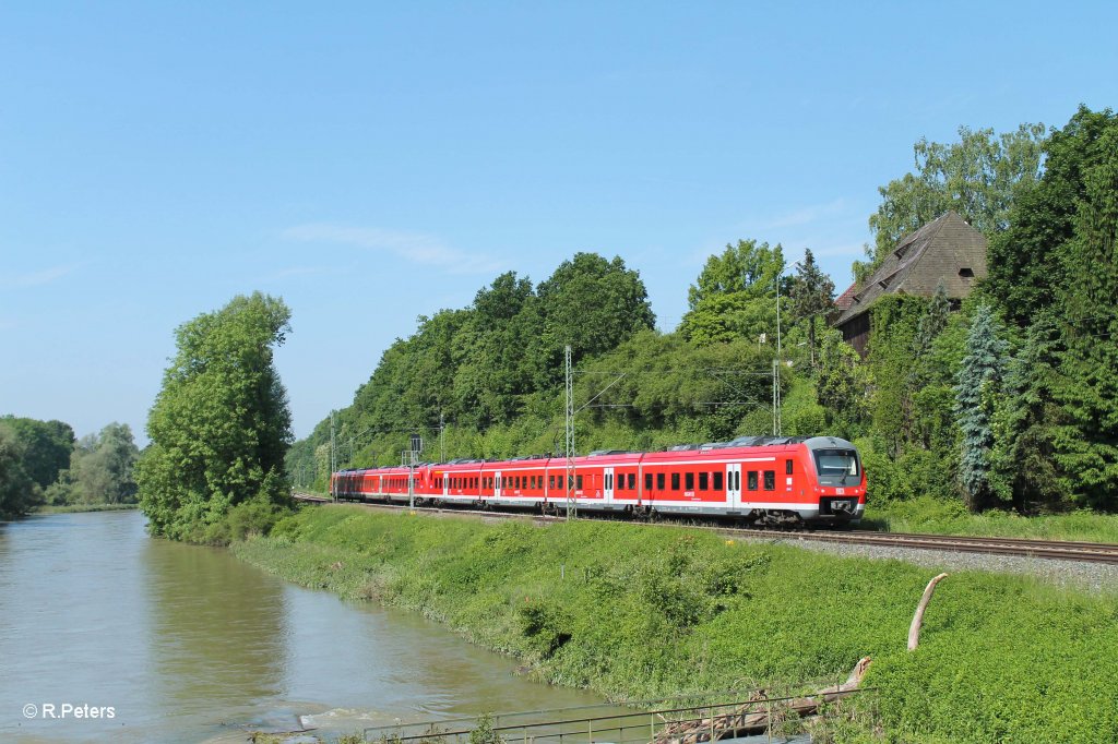 Nachschuss von 440 044-6 als RE4063 Passau - Landshut - M�nchen bei Volkmannsdorf. 08.06.13