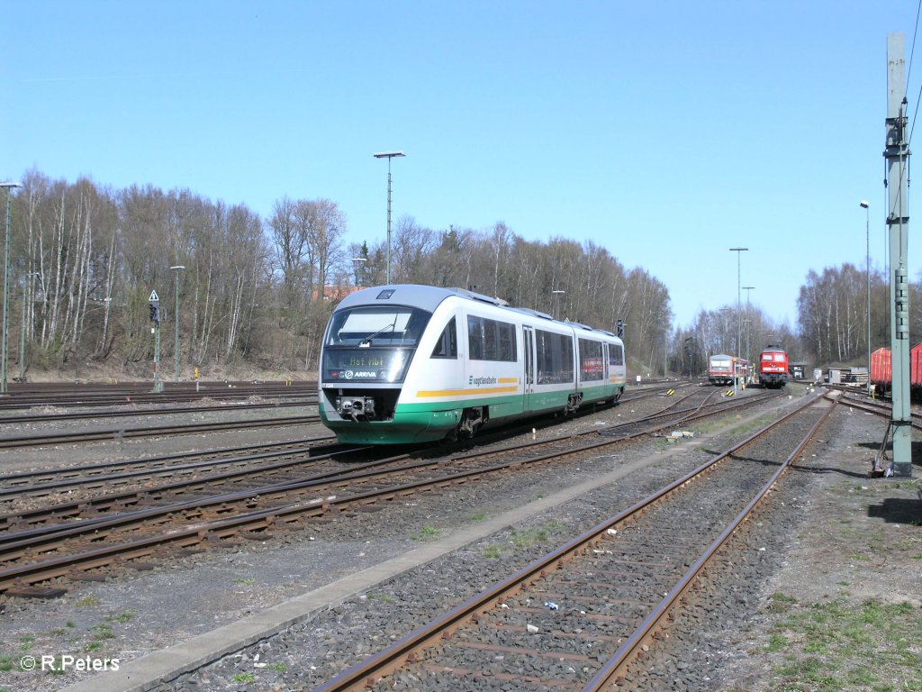 Nachschuss von VT03 als VBG81116 nach Hof in Marktredwitz. 10.04.11
