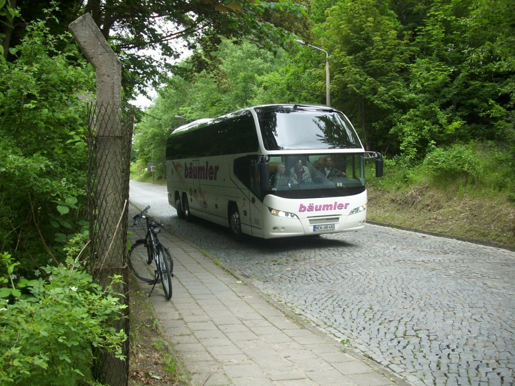 Neoplan Cityliner von B�umler aus Deutschland kurz vor dem Stadthafen Sassnitz.