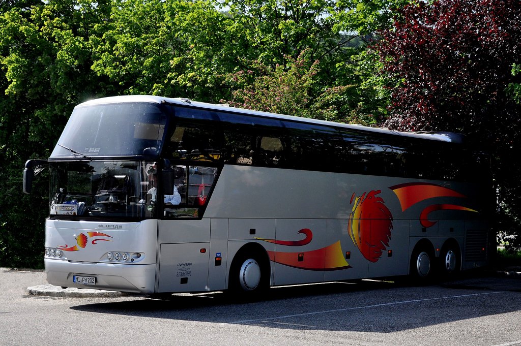 NEOPLAN CITYLINER von STOFFREGEN Reisen aus der BRD am 17.5.2013 in Krems an der Donau.