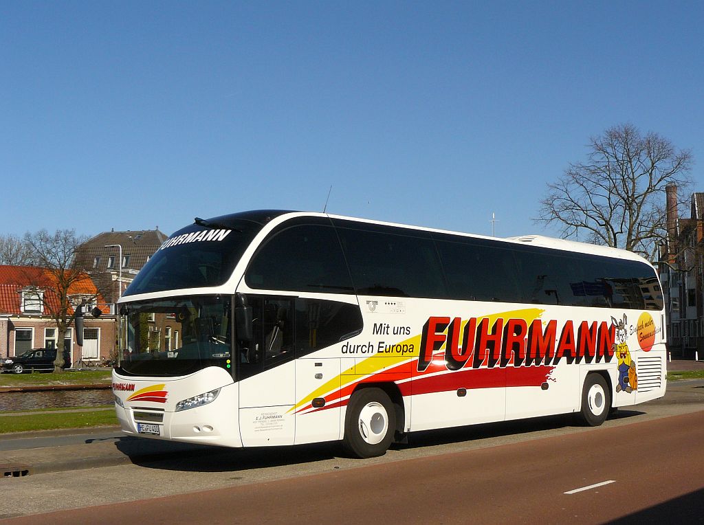 Neoplan N 1216 HD Reisebus der Firma Fuhrmann aus Deutschland. Leiden, Niederlande 20-04-2013.

Neoplan N 1216 HD reisbus van de firma Fuhrmann uit Duitsland. Leiden 20-04-2013.