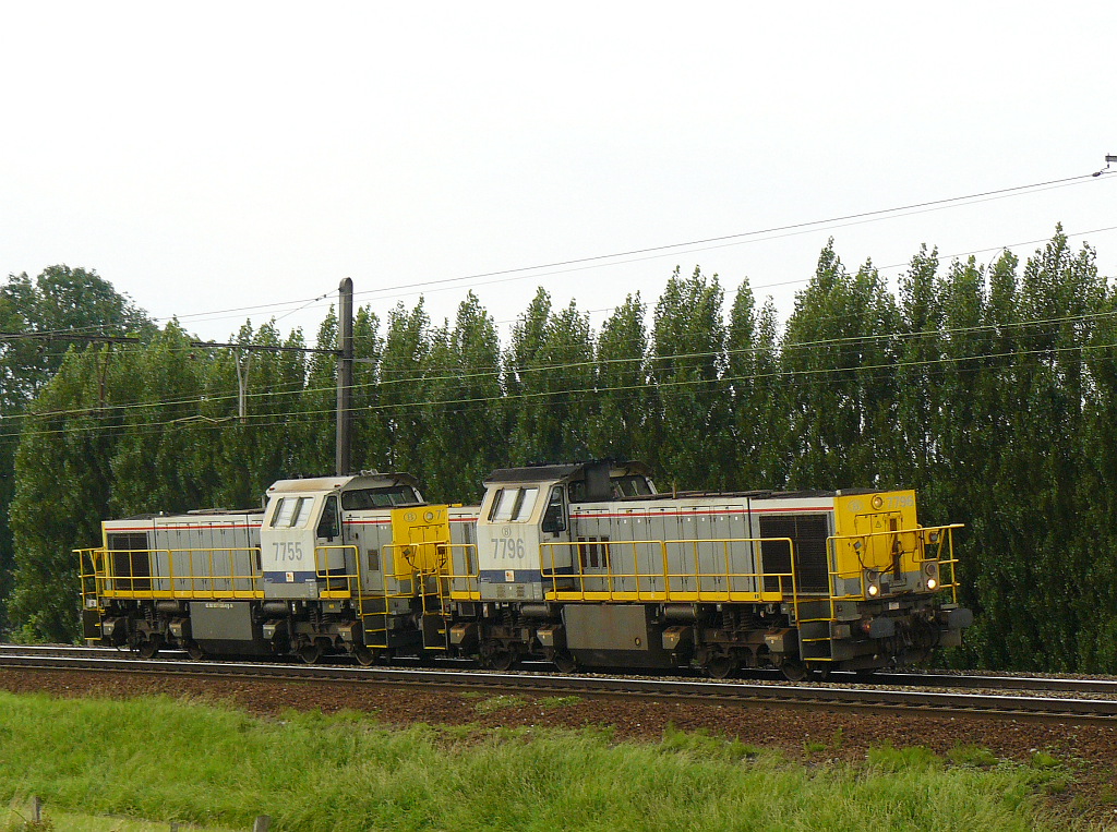 NMBS 7755 und 7796. Ekeren 12-08-2011.