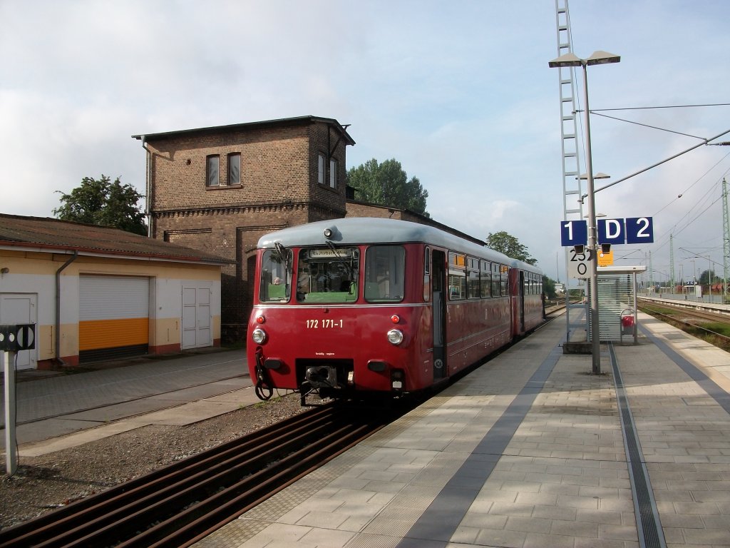 Noch will Niemand am 23.August 2010 in Bergen/R�gen mit der Ferkeltaxe mitfahren. 