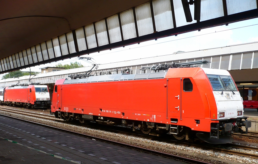 NS TRAXX Lok Nummer 91 84 1186 114-2 Rotterdam centraal station 16-06-2010.