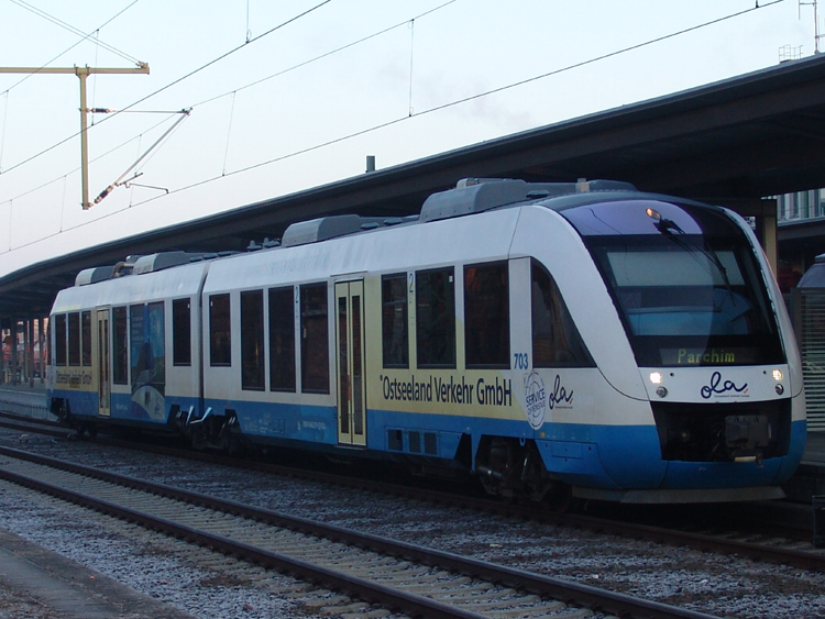 OLA79841 von Rehna Richtung Parchim kurz vor der Ausfahrt im Schweriner Hbf.(29.01.2011)