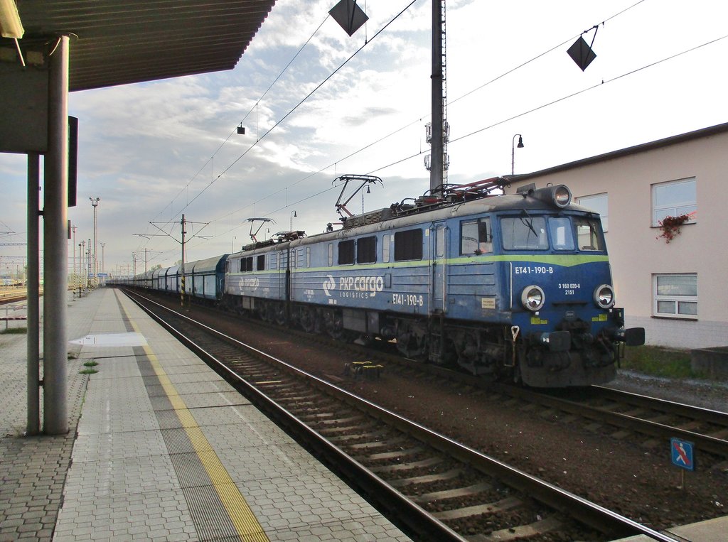PKP ET41-190 verlsst Ostrava-Svinov am 22 September 2017.