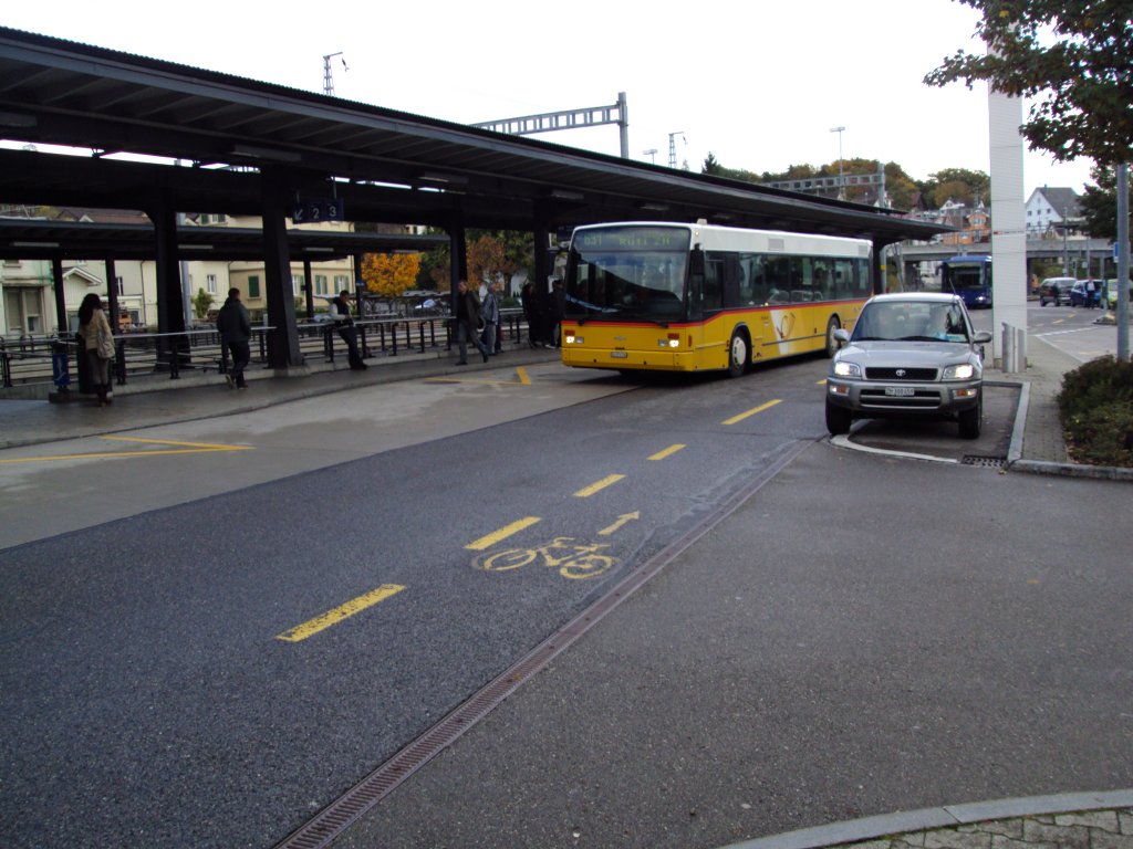 POSTAUTO-Van Hool am Bahnhof R�ti am 23.10.11