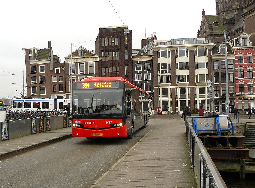 R-Net (Randstadnet) Bus 3497 VDL Citea CLE 137 Baujahr 2010. Prins Hendrikkade Amsterdam 07-01-2013. 

R-Net (Randstadnet) bus 3497 VDL Citea CLE 137 bouwjaar 2010. Prins Hendrikkade Amsterdam 07-01-2013.