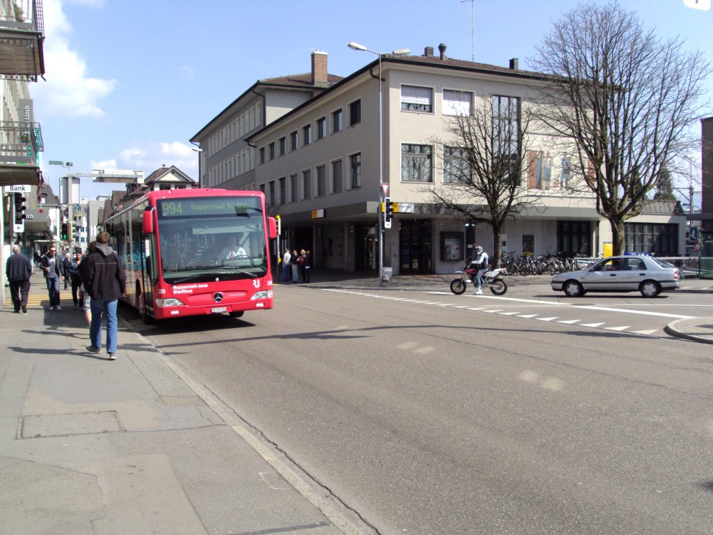 RJ-Mercedes Citaro Baujahr 2010 am Bahnhof Rapperswil am 1.4.12