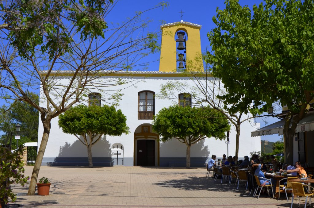 Santa Gertrudis de Fruitera: Das ist der Blick, den man von dem kleinen Balkon h�tte. (Beim derzeitigen tr�ben und k�hlen Wetter in Mitteleuropa w�rmt das Leib und Seele...).(07.05.13)
Viele Gr��e
Hans-Gerd