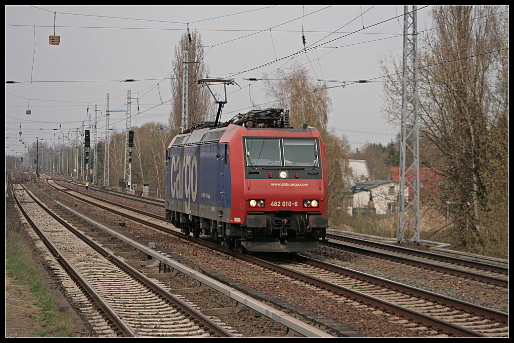 SBB cargo Re 482 010-6 solo (Berlin Karow 13.04.2010)