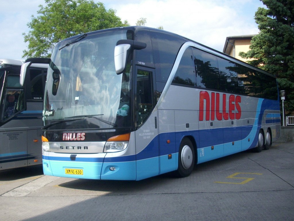Setra 417 HDH von Nilles aus D�nemark in Sassnitz.