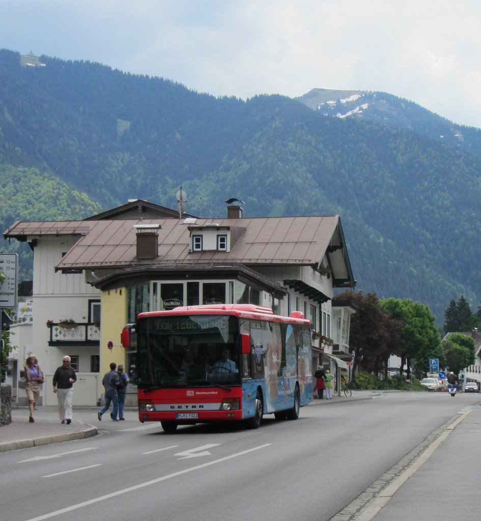 Setra als 9556 nach Tegernsee in Rottach-Egern am 28.5.2012.