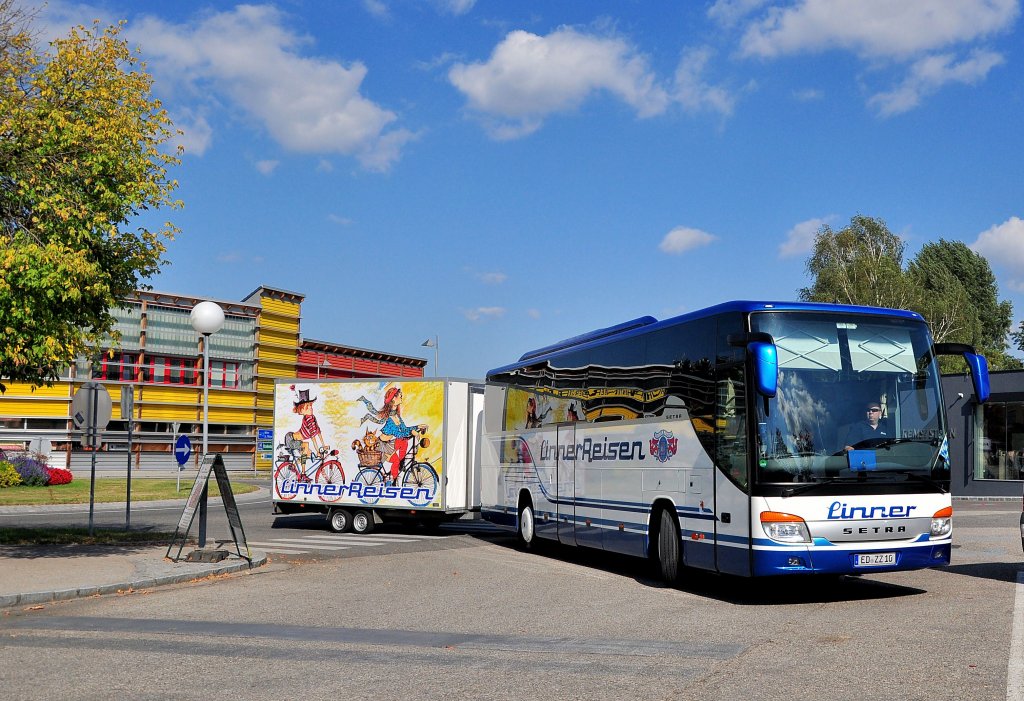 SETRA S415 GT-HD von LINNER Reisen aus Deutschland mit Radh�nger im Sept. 2012 in Krems an der Donau gesehen.