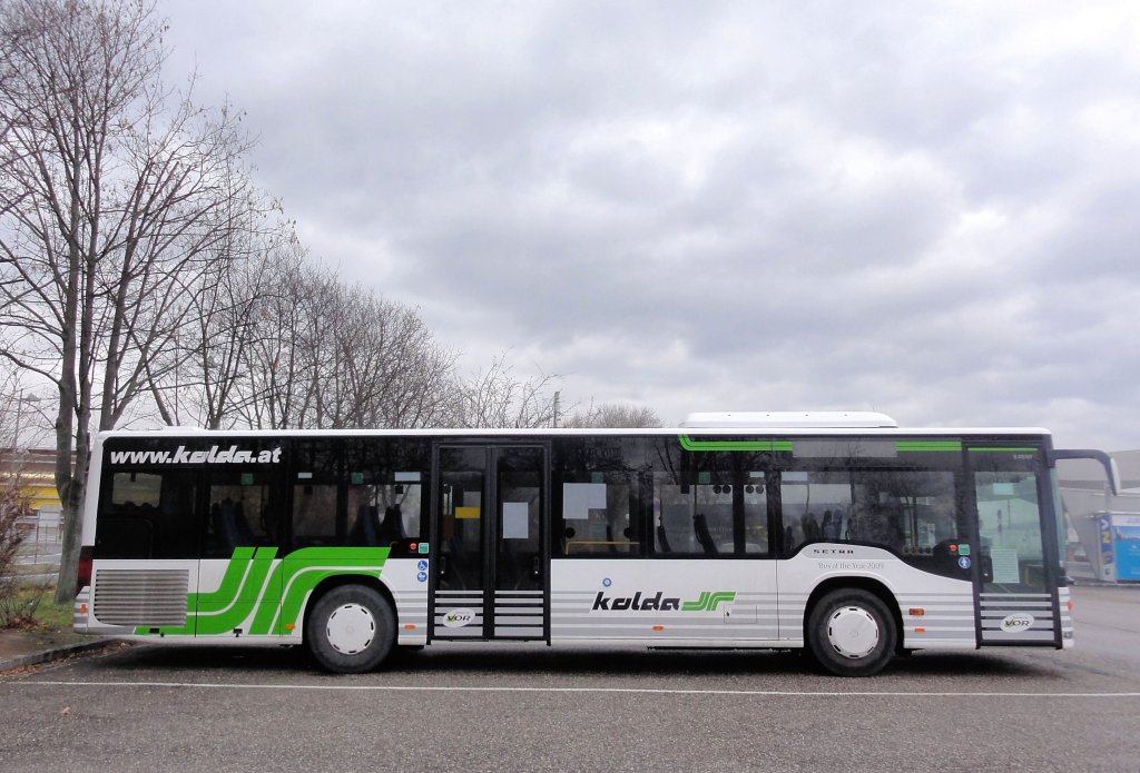 SETRA S415 NF von KALDA aus Wien/Umgebung am 4.12.2012 in Krems an der Donau.