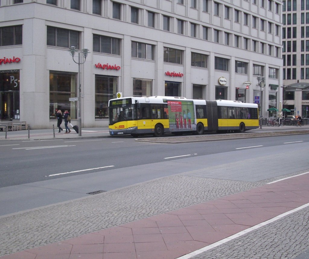 Solaris Urbino 18 der BVG in Berlin.

