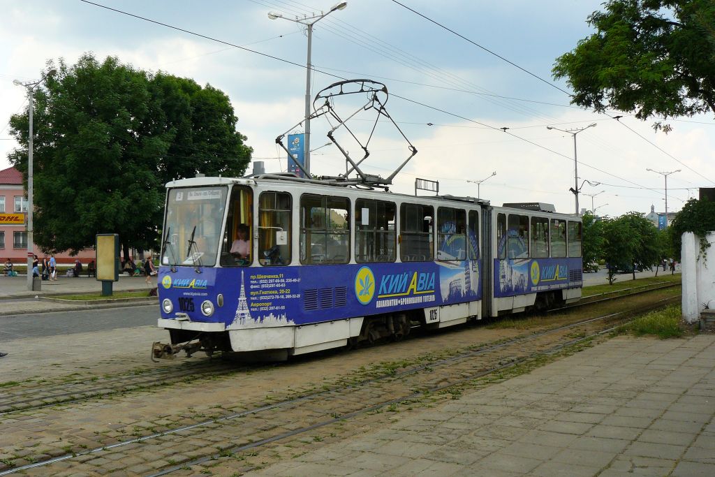 Tw 1025 Bahnhof Lviv 15-06-2011.