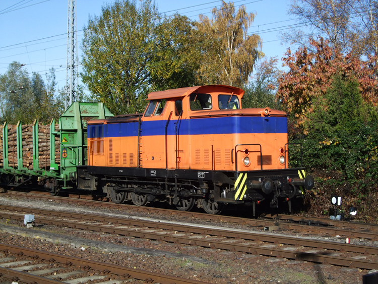 V60 vom Rostocker Frach und Fischereihafen beim Rangieren im Bahnhof Rostock-Bramow.(26.10.10)