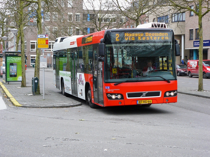 Veolia Bus 3912. Volvo 7700 Baujahr 2007. Stationsplein Breda 01-12-2010.