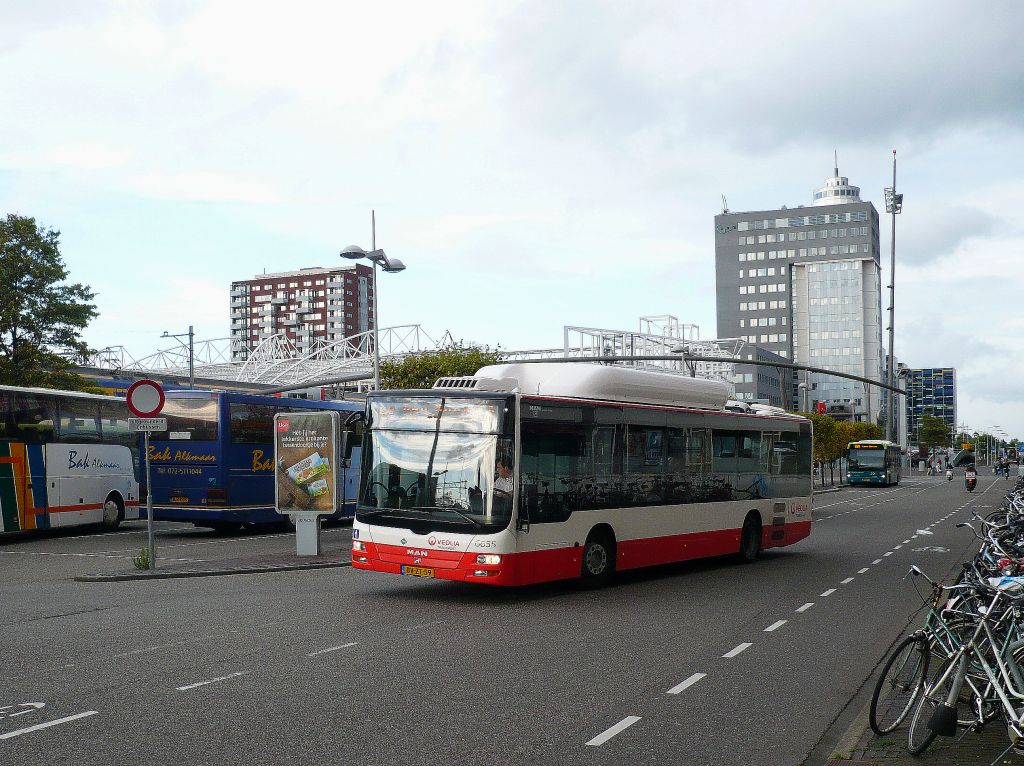 Veolia Bus 6655. MAN Lion's City. Stationsplein Leiden 11-09-2011.