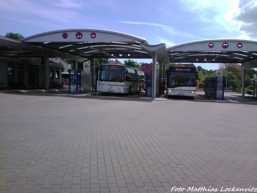 Volvo & Solaris an ihren Ausgangshaltestelle aufm Busbahnhof in Bergen am 24.5.13