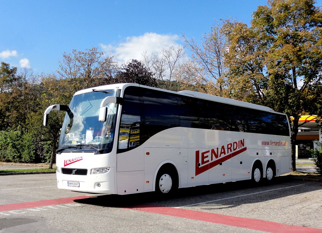 VOLVO 9700 von LENARDIN aus �sterreich im September 2012 in Krems an der Donau.