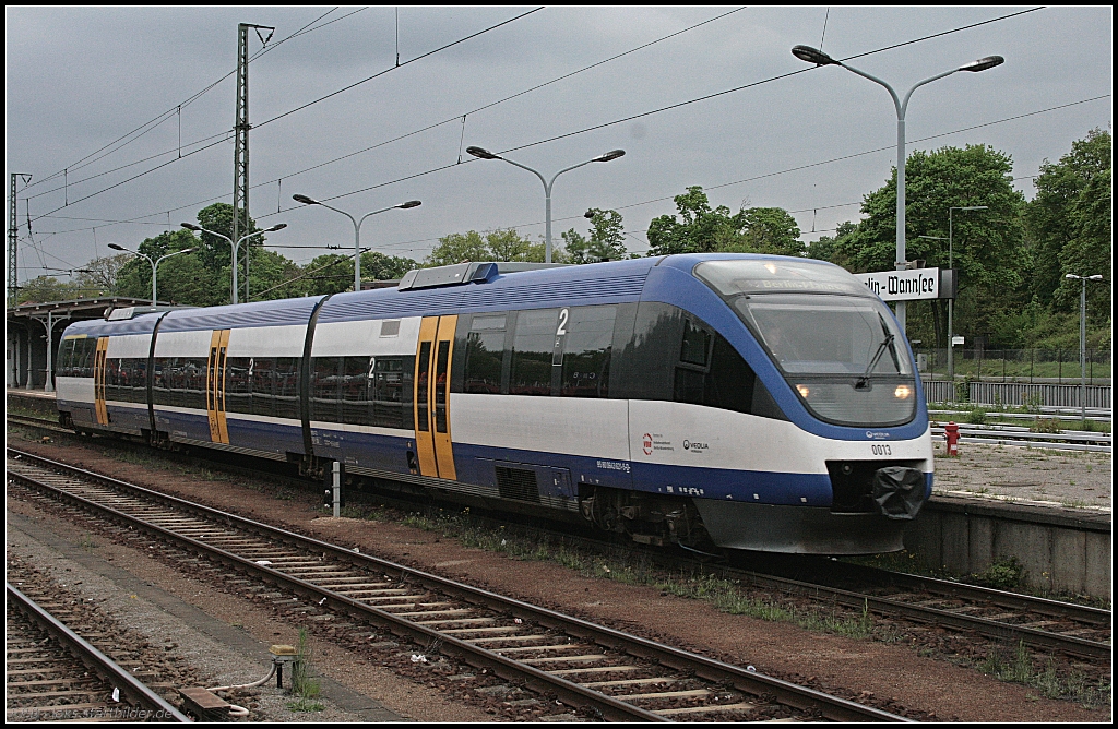 VT 0013 f�hrt zum Kopfmachen (NVR-Nummer 95 80 0643 621-5-D-, keine Halterkennung, ex DME VT 01.102 + VM 01.302 + VT 01.202, gesehen Berlin Wannsee 14.05.2010)