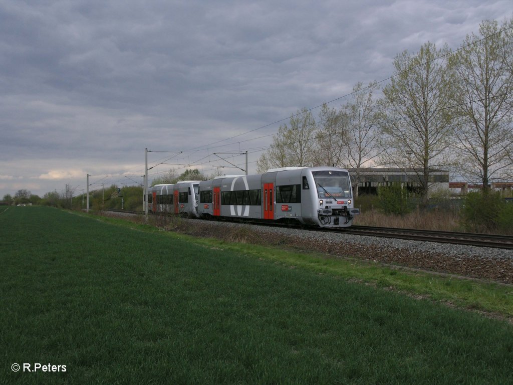 VT002 (650 534-0) + VT015 (650 547-2) als MRB80264 Delitzsch – Leipzig HBF bei Podelwitz. 16.04.11

