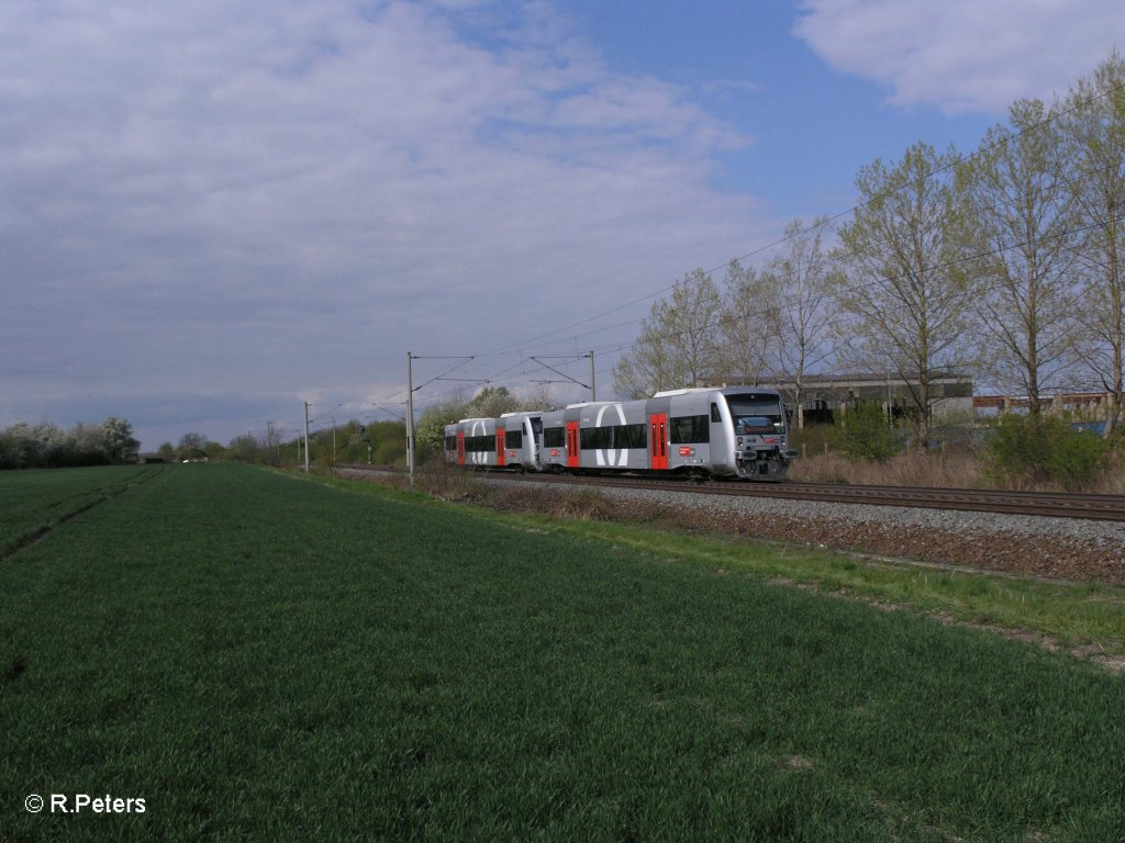VT002 (650 534-0) + VT015 (650 547-2) als MRB80275 Leipzig - Bitterfeld bei Podelwitz. 16.04.11


