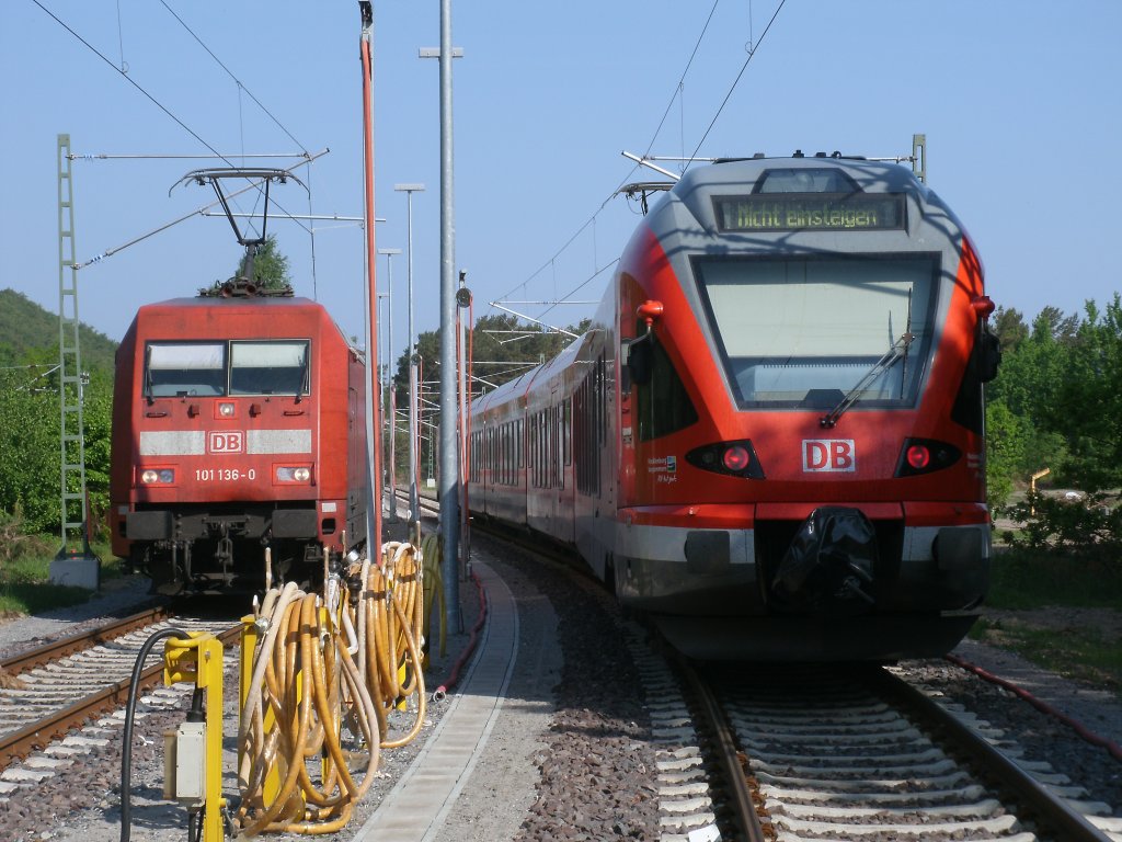 W�hrend 101 136,am 21.Mai 2011,mit dem IC 2213 nach Stuttgart aufgeb�gelt war,blieb 429 030 in Binz.