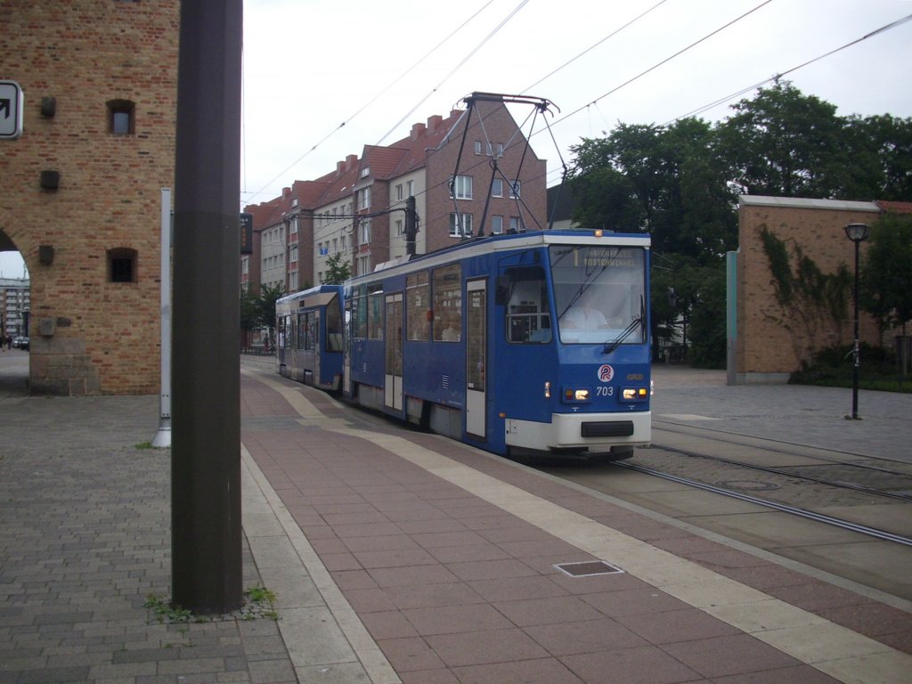 Wagen 703 der Rostocker Stra�enbahn AG, am Steintor fotografiert.